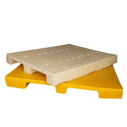 White Plaast Rectangular Roto Molded Plastic Pallets, Dimension/Size: 2x2.5 Feet To 5x5 Feet Pallets