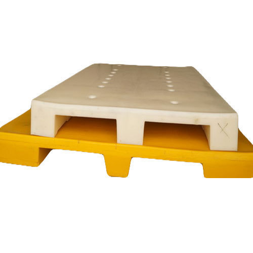 White Plaast Rectangular Roto Molded Plastic Pallets, Dimension/Size: 2x2.5 Feet To 5x5 Feet Pallets
